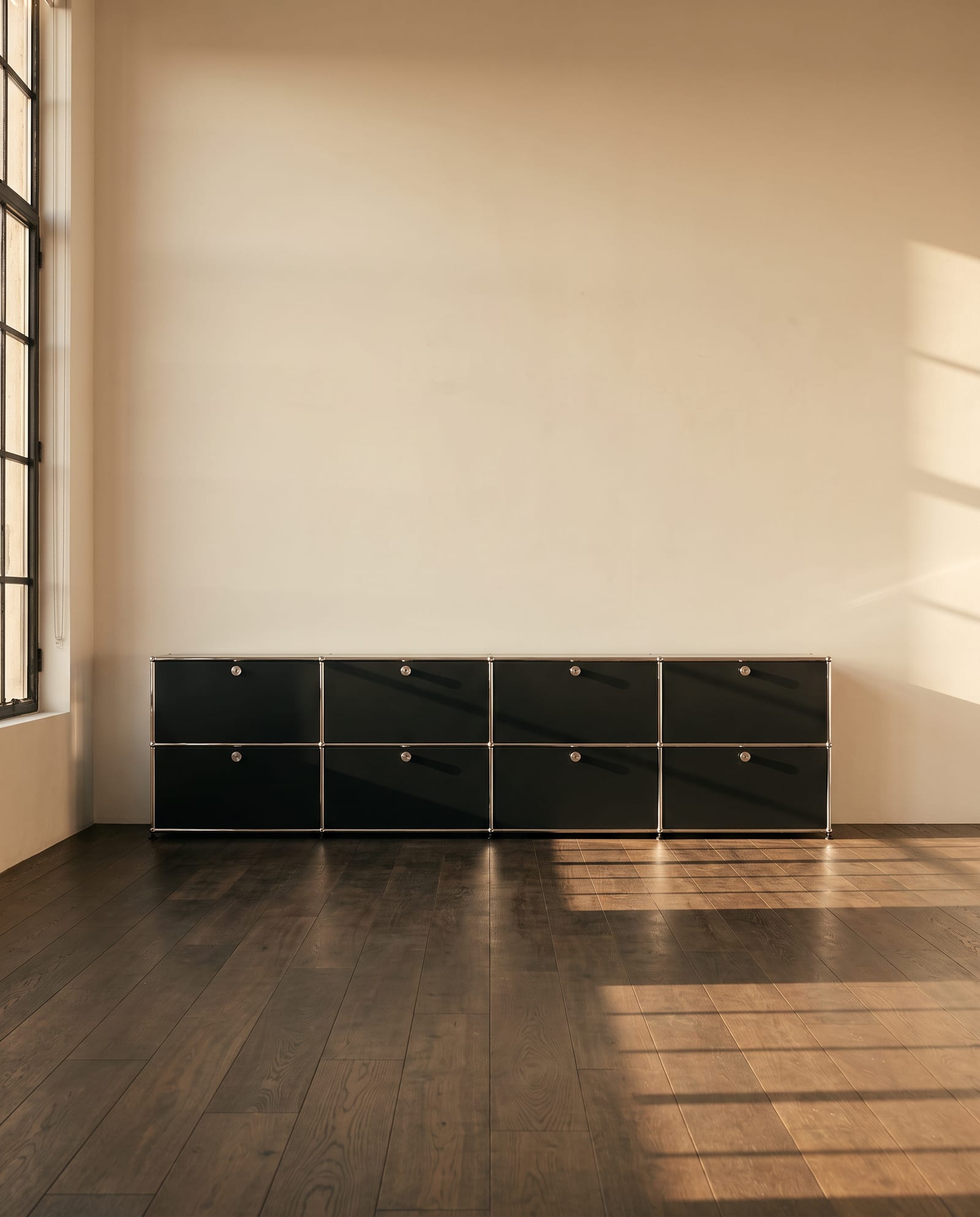 Haller Sideboard XL in Graphitschwarz, aufgenommen: Loft
